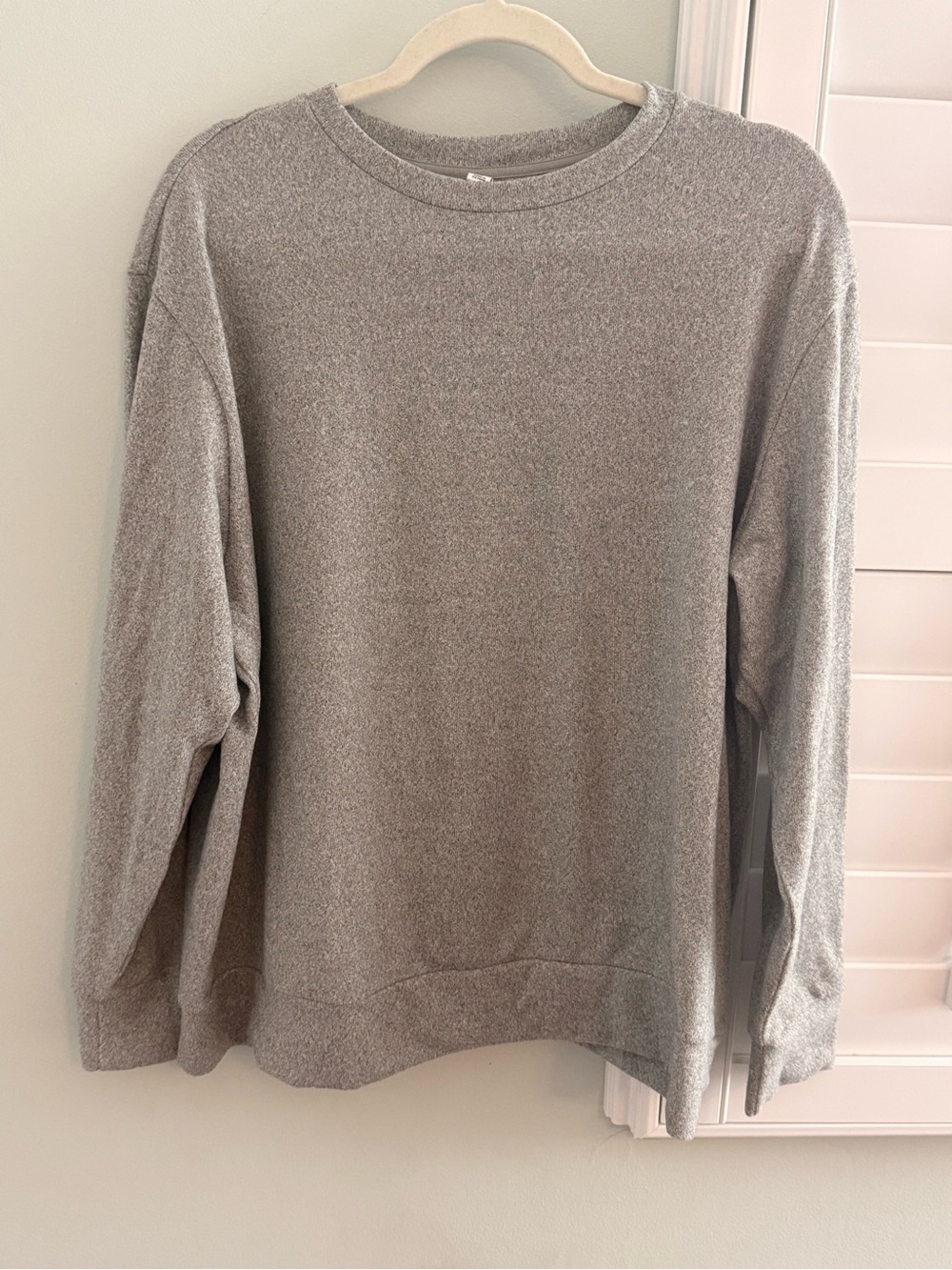 Uniqlo Grey Men's Crewneck Sweater